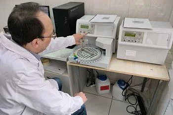 В Полесскую больницу поступил автоматический анализатор газов крови В Полесскую больницу поступил автоматический анализатор газов крови