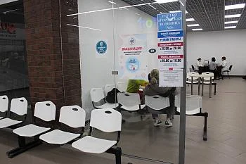 План по вакцинации взрослого населения от коронавируса выполнен более чем на семьдесят процентов