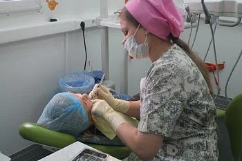 В течение месяца мобильный стоматологический кабинет примет около 400 детей поселка Коврово В течение месяца мобильный стоматологический кабинет примет около 400 детей поселка Коврово